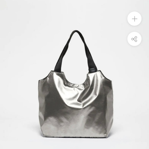 NWT Jack Gomme Thelma Tote in Metal - Picture 1 of 5